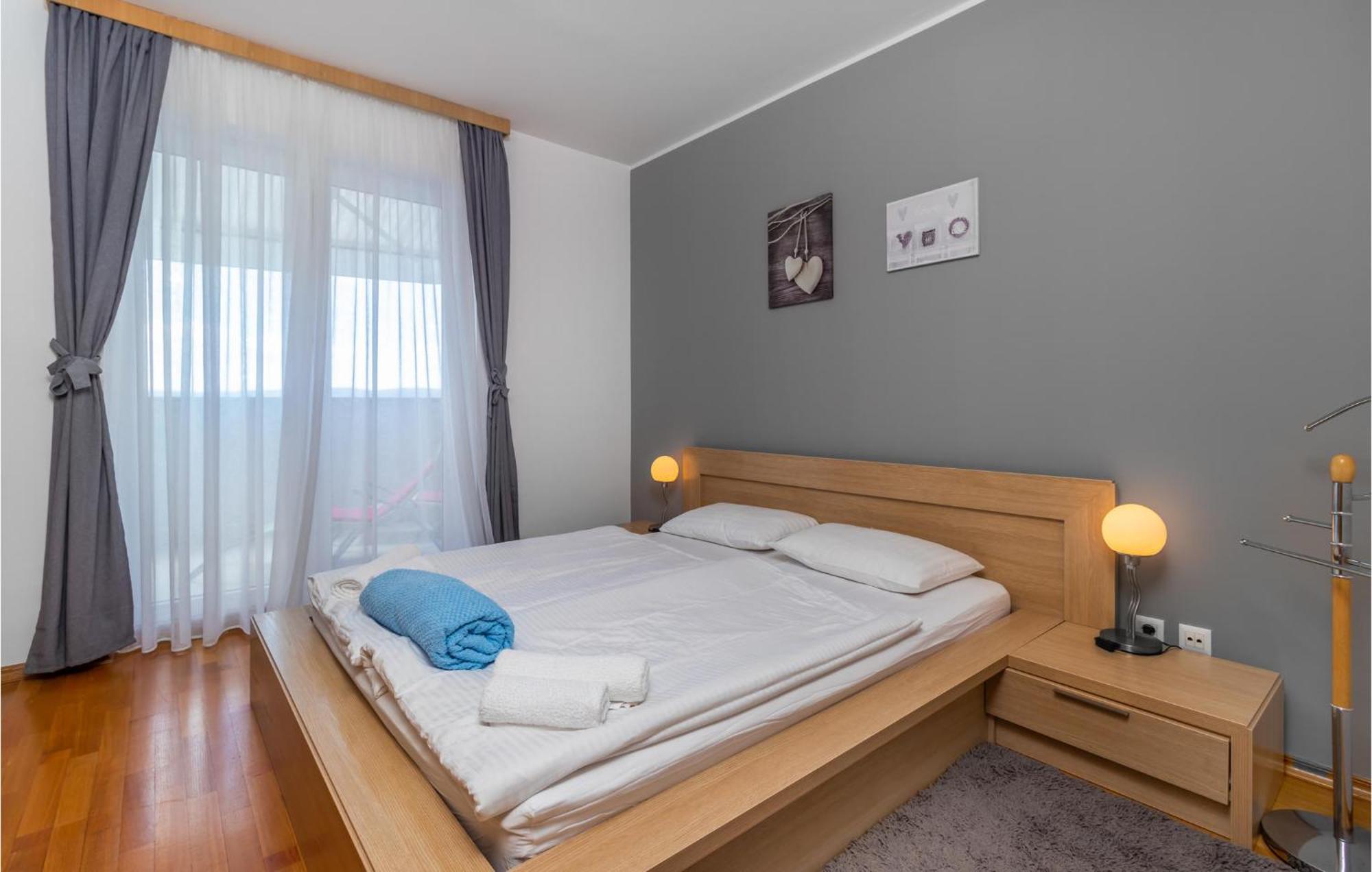 Lovely Apartment In Selce With House Sea View Exterior foto
