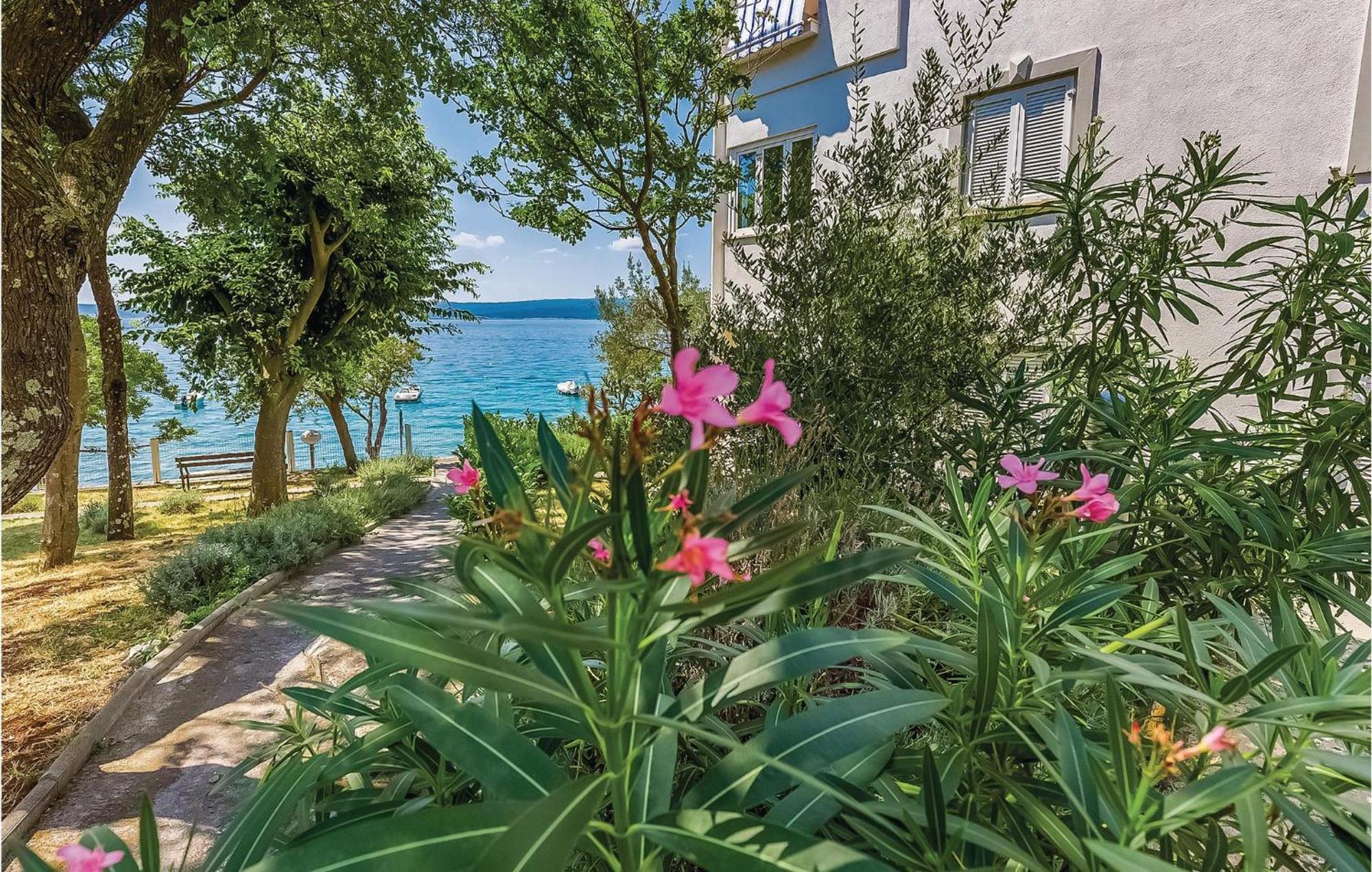 Lovely Apartment In Selce With House Sea View Exterior foto